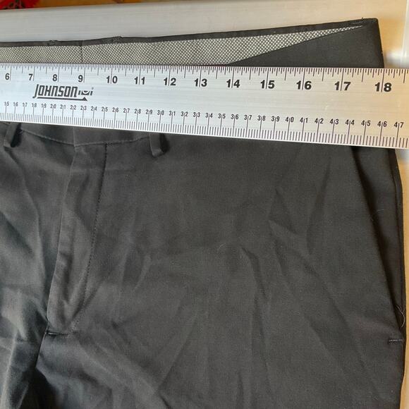 Haggar Men Dress Pants size 36 x 30 Black Mid Rise Straight Fit Premium Stretch - Picture 2 of 10